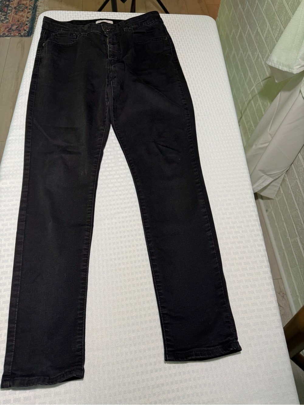 Levi's Women’s Slim Straight Jeans — Black